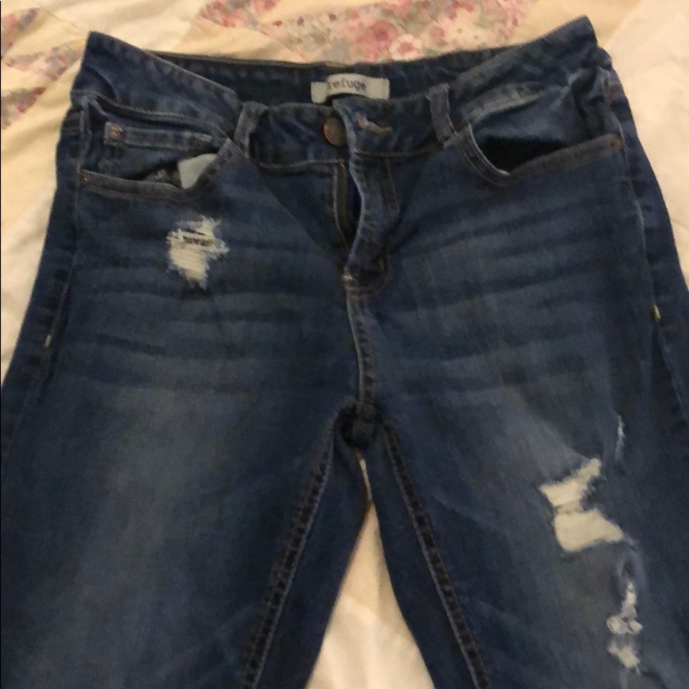 Ripped skinny jeans